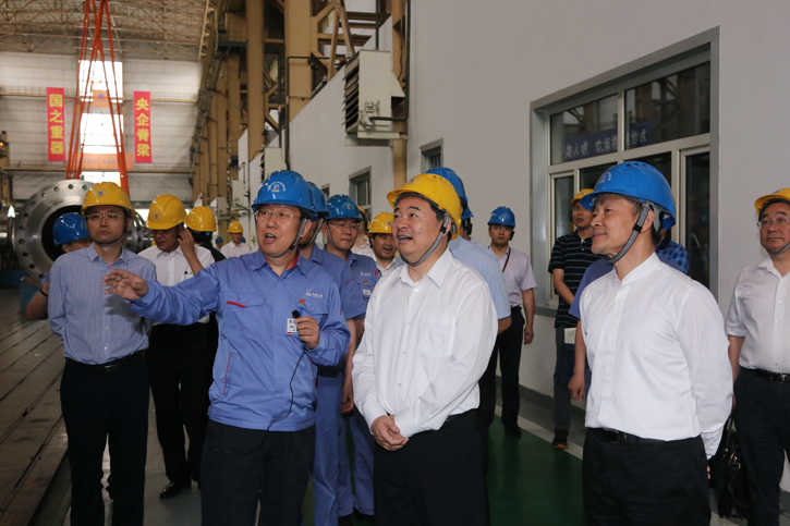 郝鹏旅行考察PA尊龙凯时集团所属企业电机公司